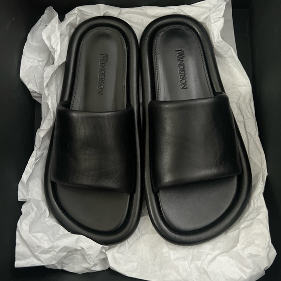 JW Anderson Sleek Black Slides - Picture 1 of 5